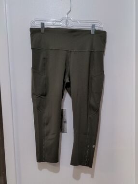 EUC Lululemon 19" Fast & Free Capri Leggings